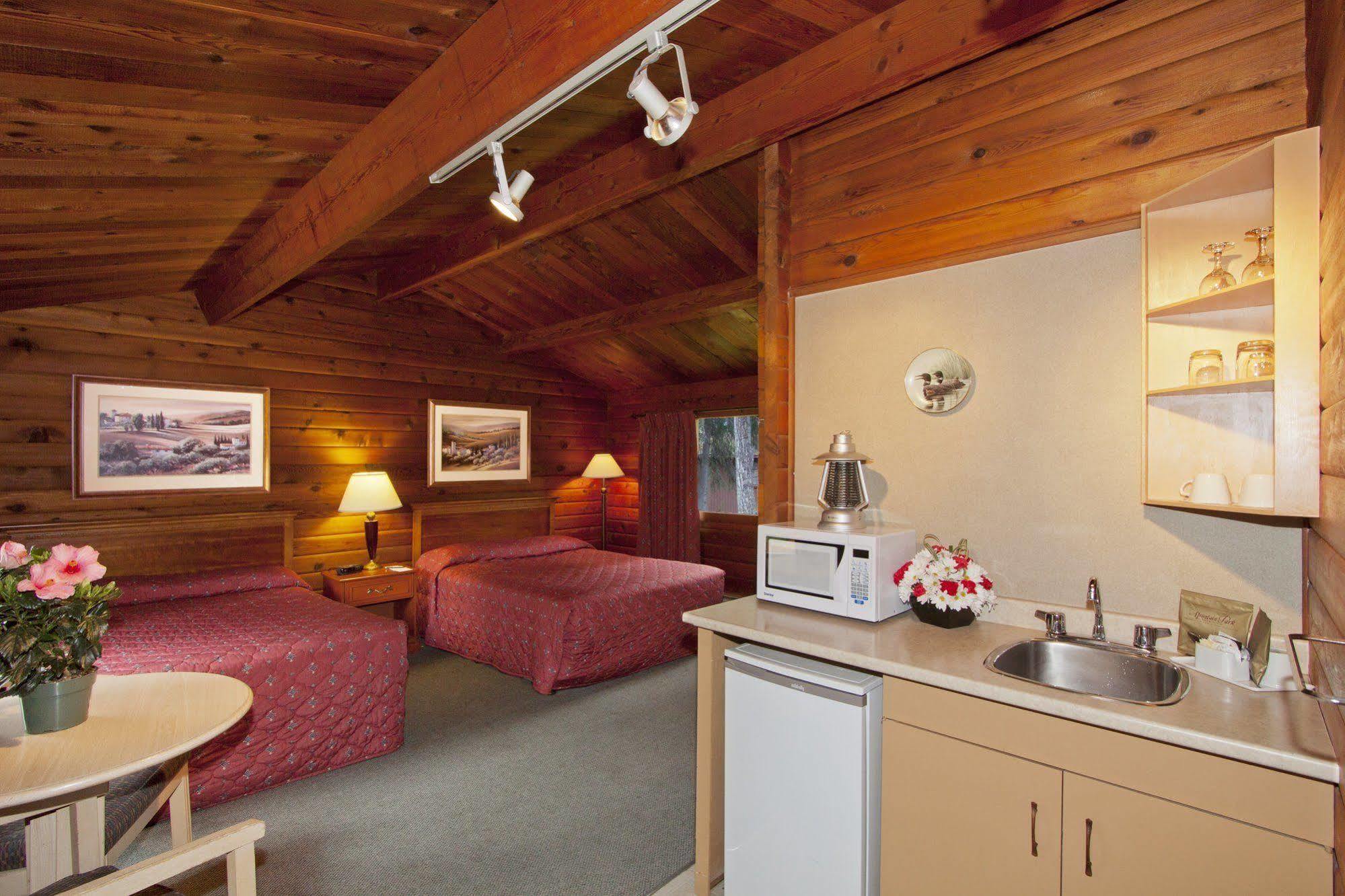 Miette Mountain Cabins Jasper Bagian luar foto