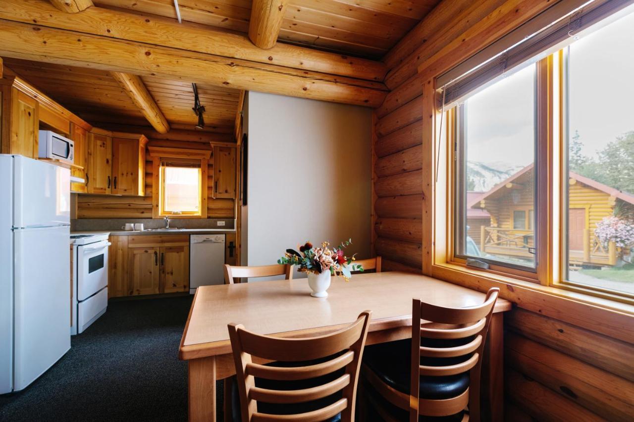 Miette Mountain Cabins Jasper Bagian luar foto